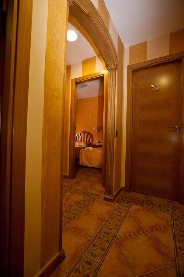 Hostal Castilla 모세욘 외부 사진